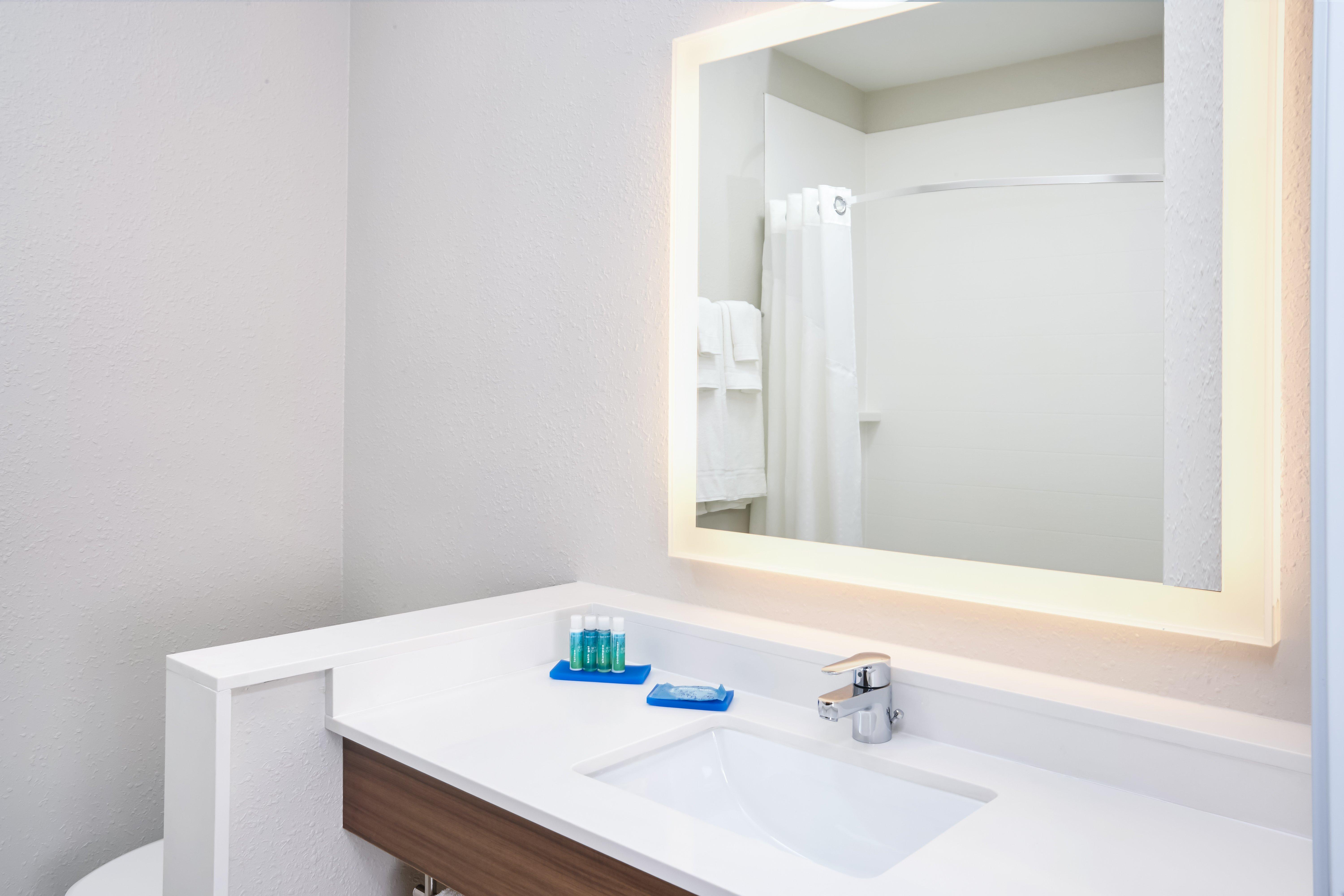Holiday Inn Express & Suites Chicago North Shore - Niles By Ihg Esterno foto