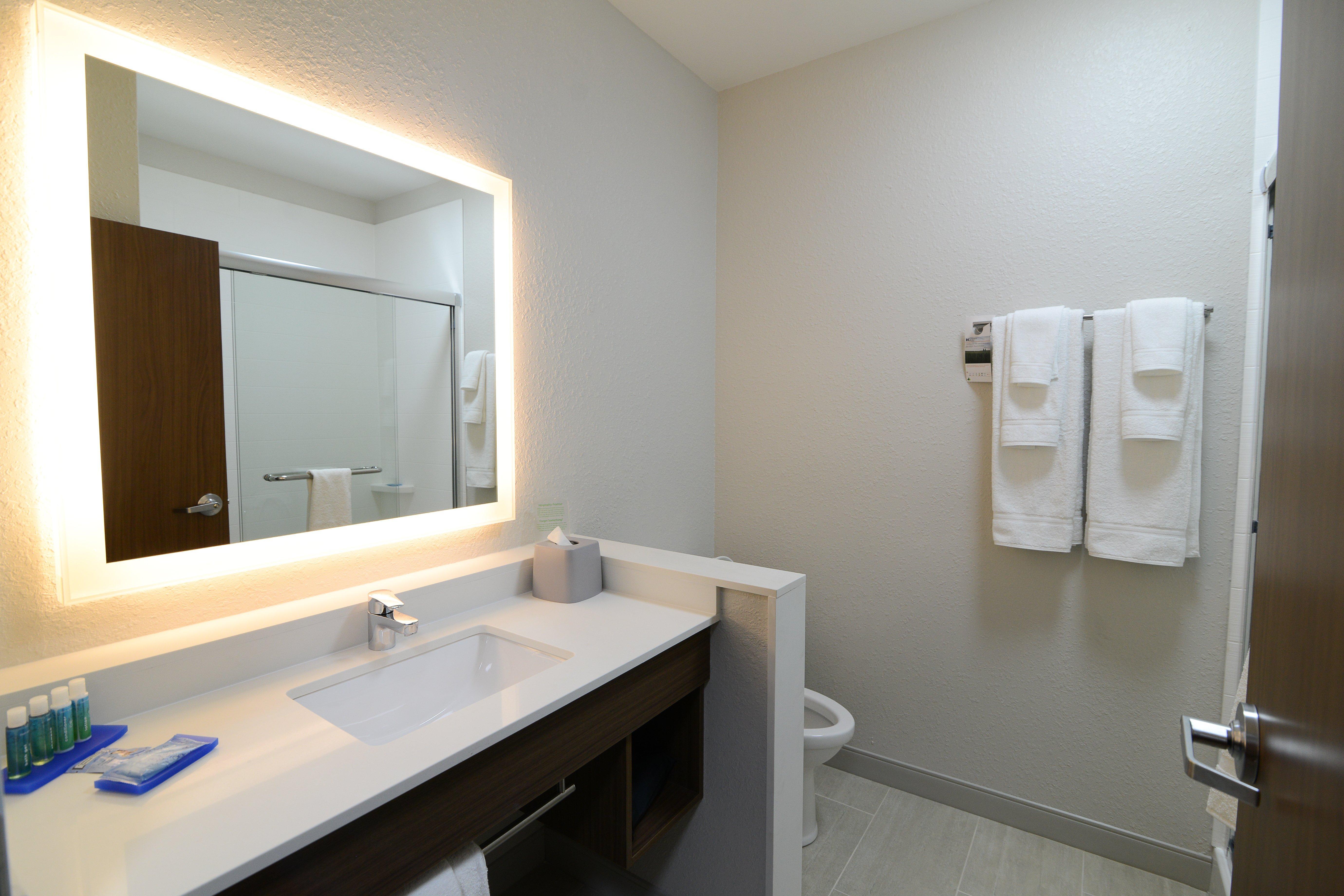 Holiday Inn Express & Suites Chicago North Shore - Niles By Ihg Esterno foto