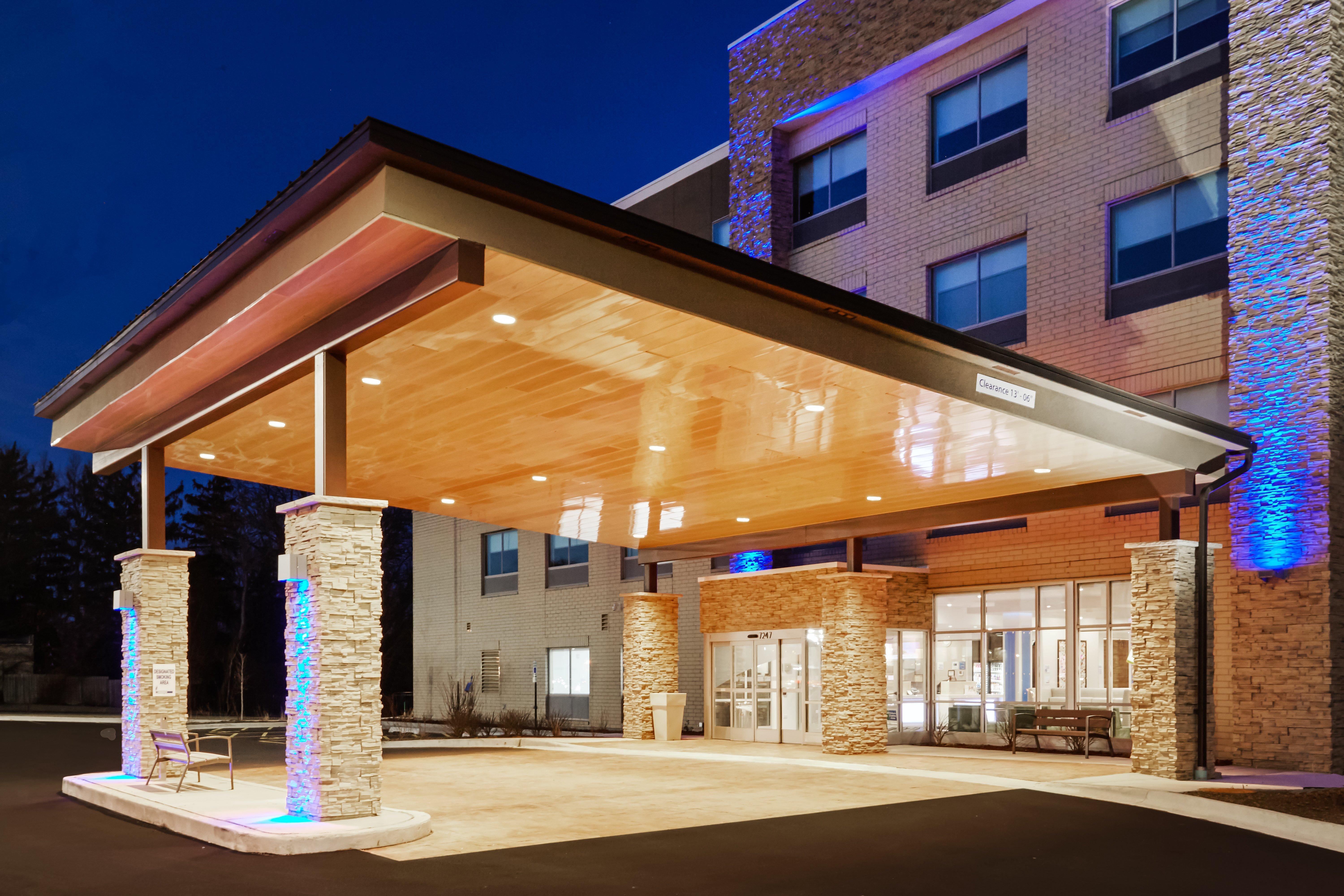 Holiday Inn Express & Suites Chicago North Shore - Niles By Ihg Esterno foto