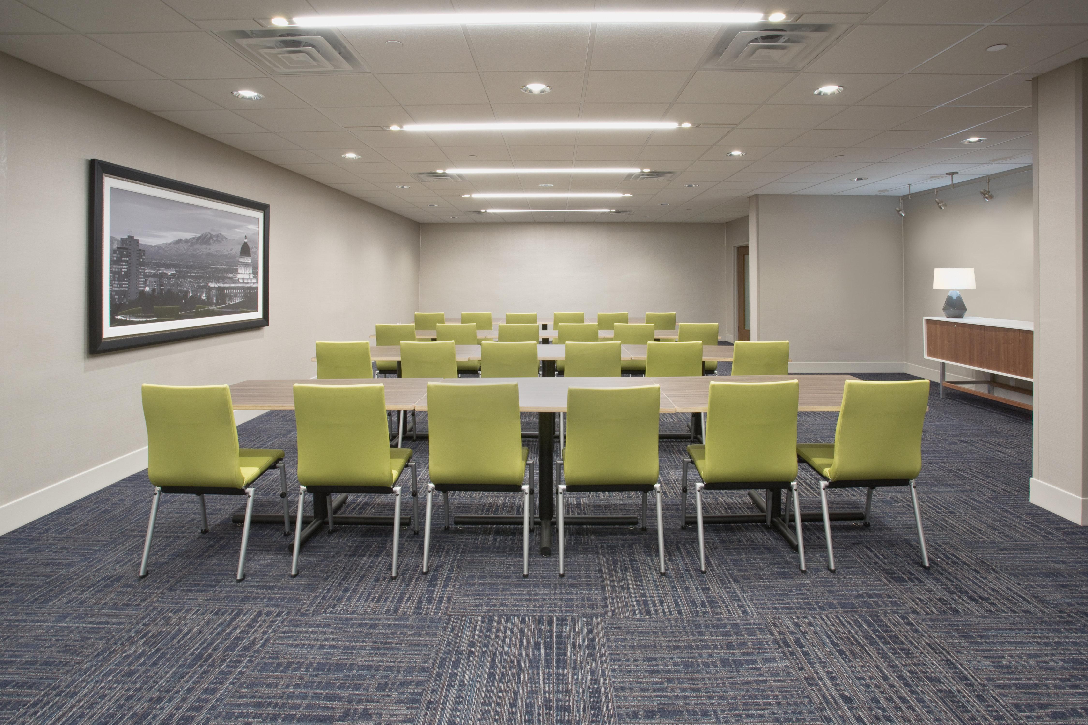 Holiday Inn Express & Suites Chicago North Shore - Niles By Ihg Esterno foto
