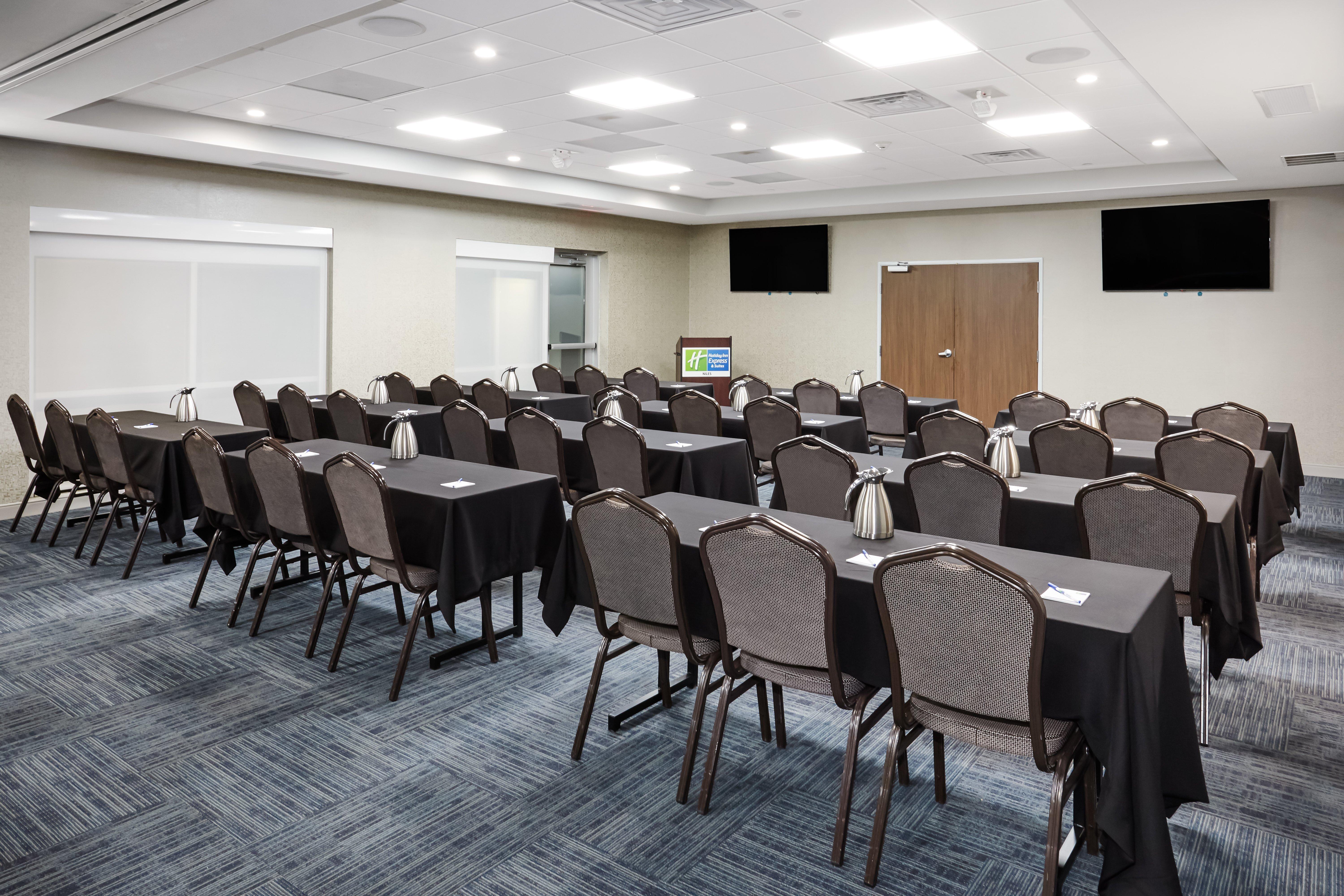 Holiday Inn Express & Suites Chicago North Shore - Niles By Ihg Esterno foto