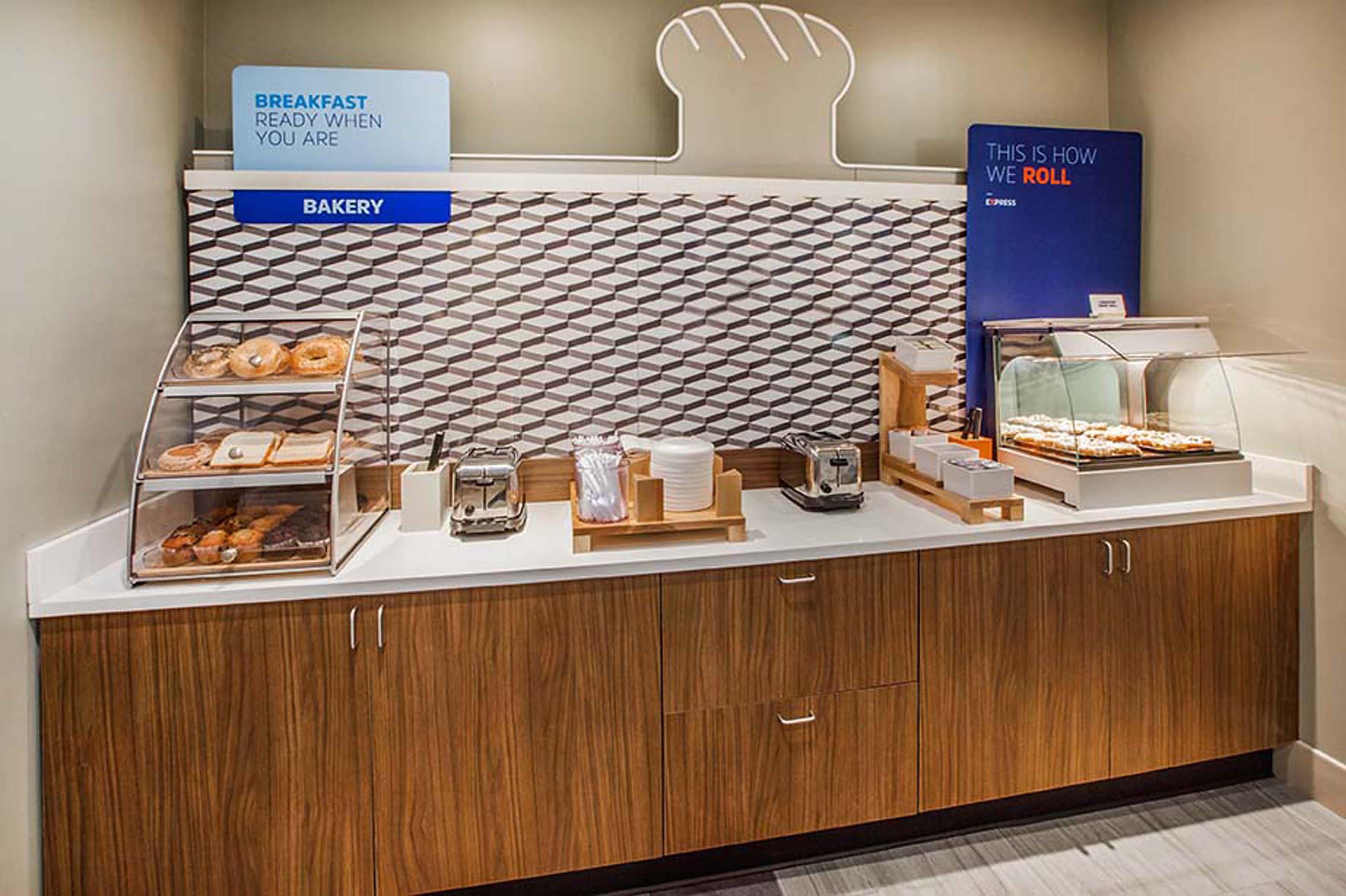 Holiday Inn Express & Suites Chicago North Shore - Niles By Ihg Esterno foto