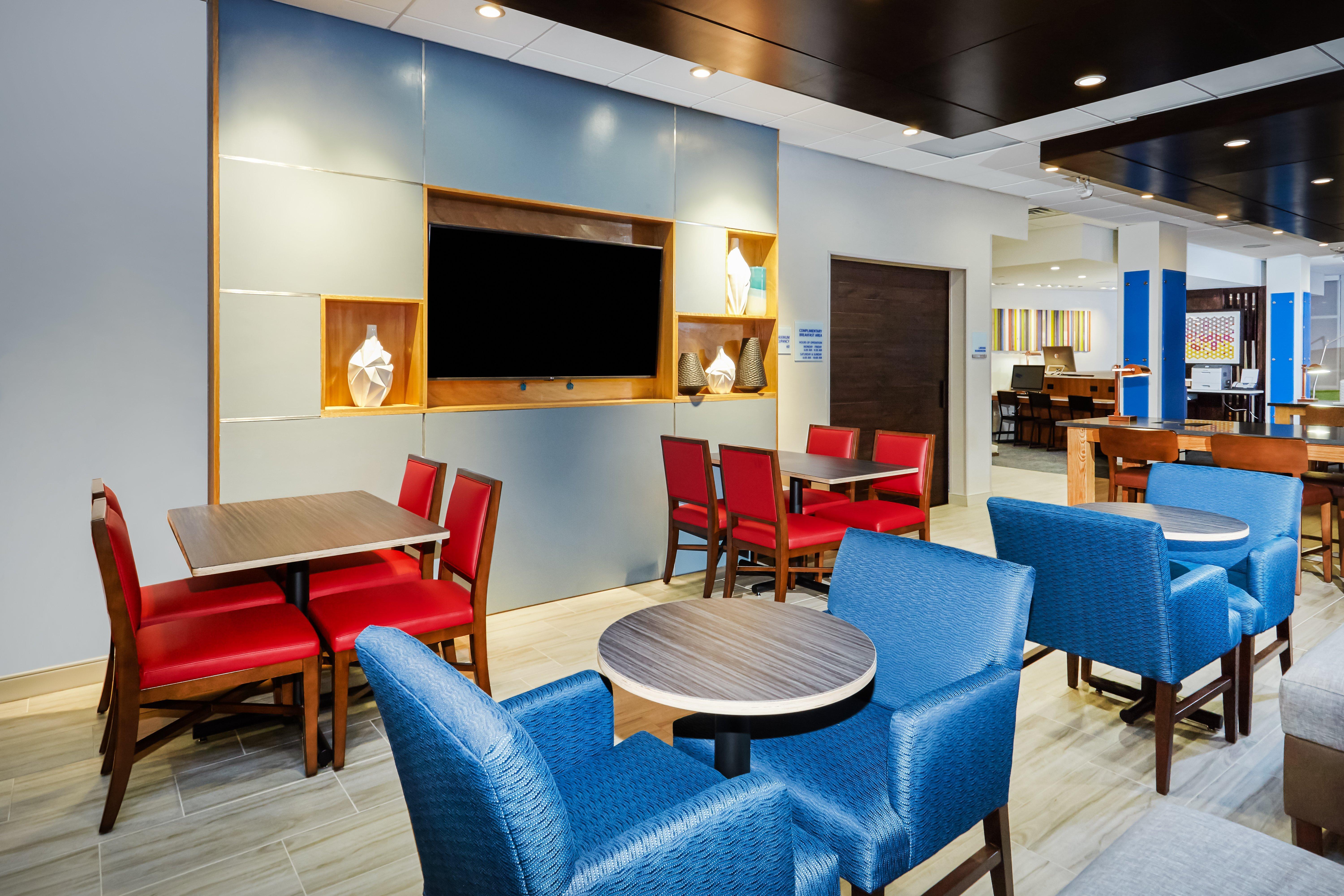 Holiday Inn Express & Suites Chicago North Shore - Niles By Ihg Esterno foto