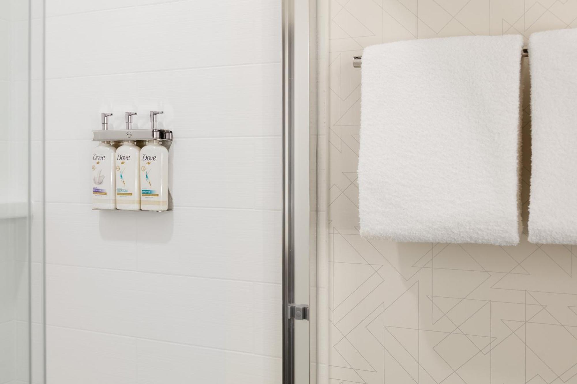 Holiday Inn Express & Suites Chicago North Shore - Niles By Ihg Esterno foto