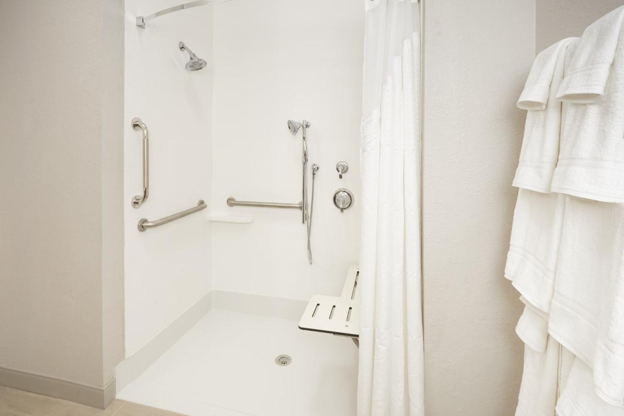 Holiday Inn Express & Suites Chicago North Shore - Niles By Ihg Esterno foto
