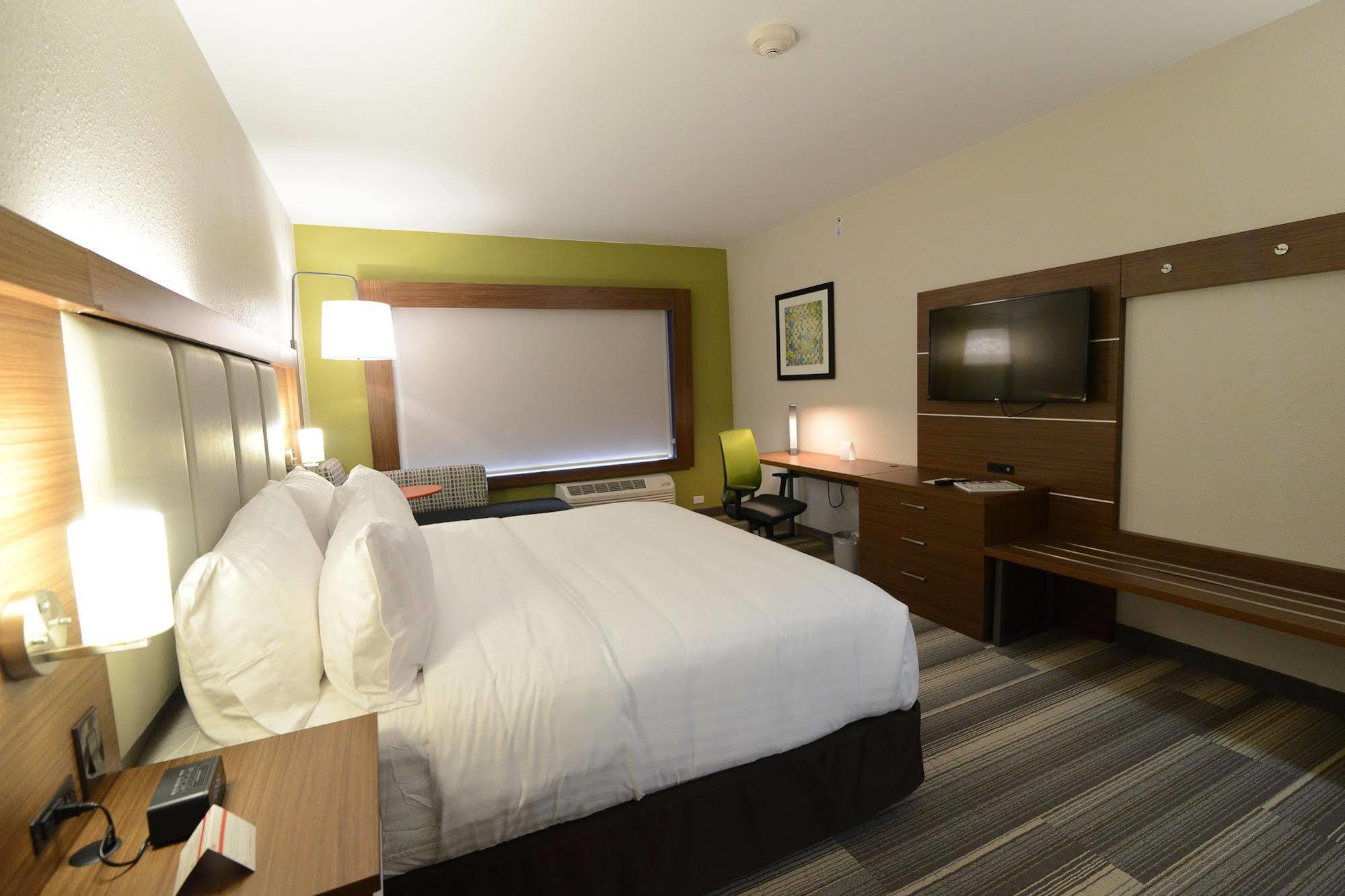 Holiday Inn Express & Suites Chicago North Shore - Niles By Ihg Esterno foto